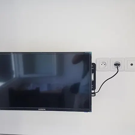 New Cheap Private Room, Kitchen , Overwieuw Sea,tram On Spot, 12 Minutes From Train Station With Tram , In 17 Min Tram , Privee Pas Cher, Cuisine Equipee , Tram Sur Place, Apercu Mer, 12 Min De La Gare De Avec Le Tram, 17 Min *