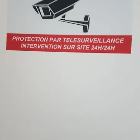 New Cheap Private Room, Kitchen ,tram On Site, 12 Minutes From Train Station With Tram , In 17 Min With Tram , Privée Pas Cher, Cuisine équipée , Tram Sur Place, à 12 Min De La Gare De Avec Le Tram, 17 Min