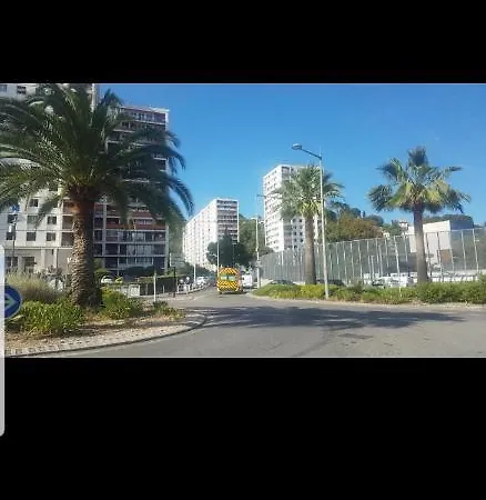 New Cheap Private Room, Kitchen ,tram On Site, 12 Minutes From Train Station With Tram , In 17 Min With Tram , Privée Pas Cher, Cuisine équipée , Tram Sur Place, à 12 Min De La Gare De Avec Le Tram, 17 Min Bed and breakfast