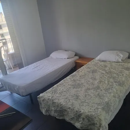 New Cheap Private Room, Kitchen ,tram On Site, 12 Minutes From Train Station With Tram , In 17 Min With Tram , Privée Pas Cher, Cuisine équipée , Tram Sur Place, à 12 Min De La Gare De Avec Le Tram, 17 Min